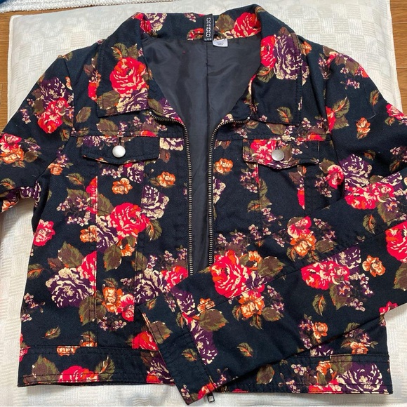 Floral denim zip up jacket - Picture 4 of 7